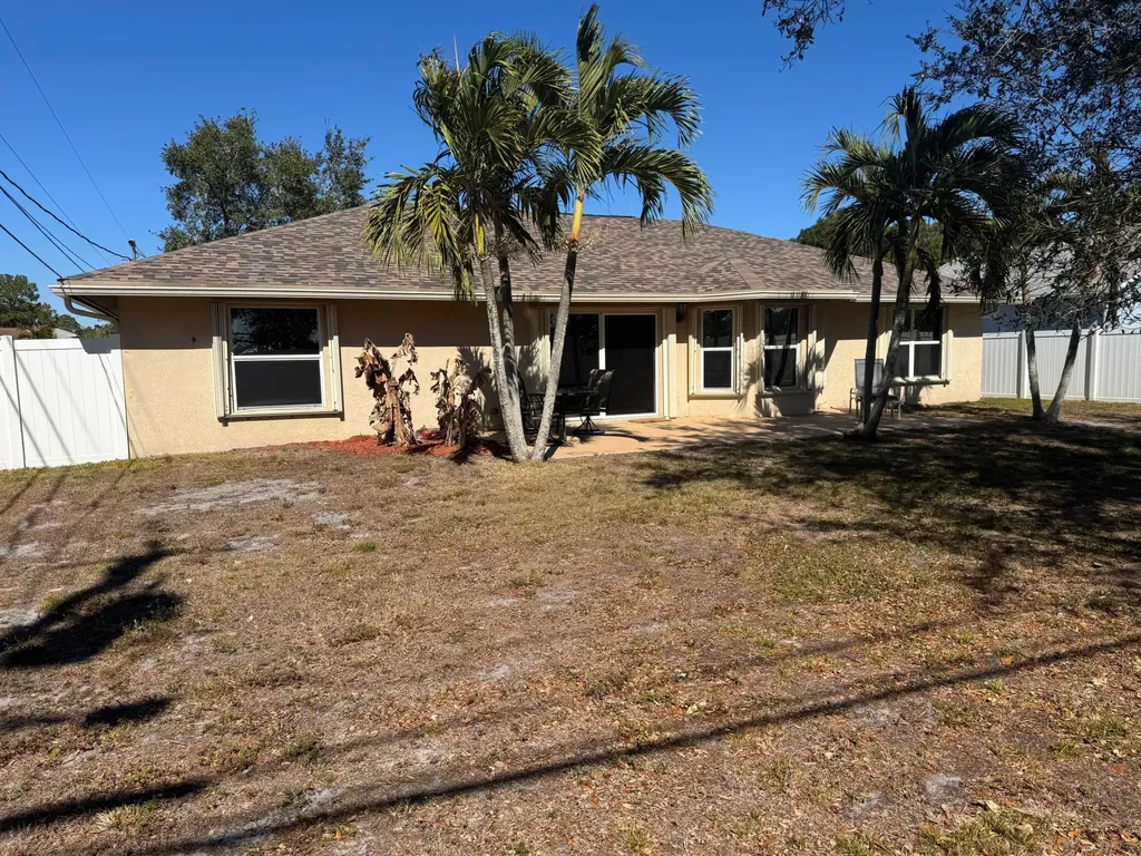 1538 SW Calmar Avenue Port St Lucie FL 34953
