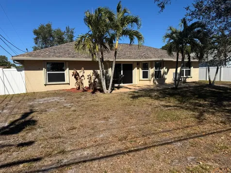 1538 SW Calmar Avenue Port St Lucie FL 34953
