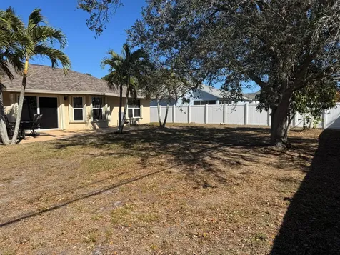 1538 SW Calmar Avenue Port St Lucie FL 34953