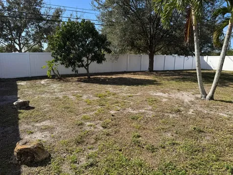 1538 SW Calmar Avenue Port St Lucie FL 34953