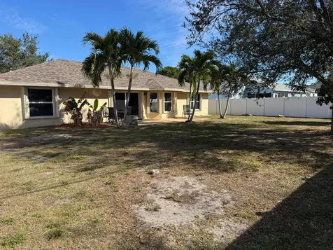 1538 SW Calmar Avenue Port St Lucie FL 34953