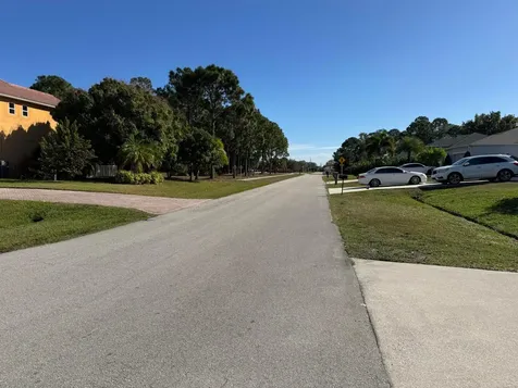 1538 SW Calmar Avenue Port St Lucie FL 34953