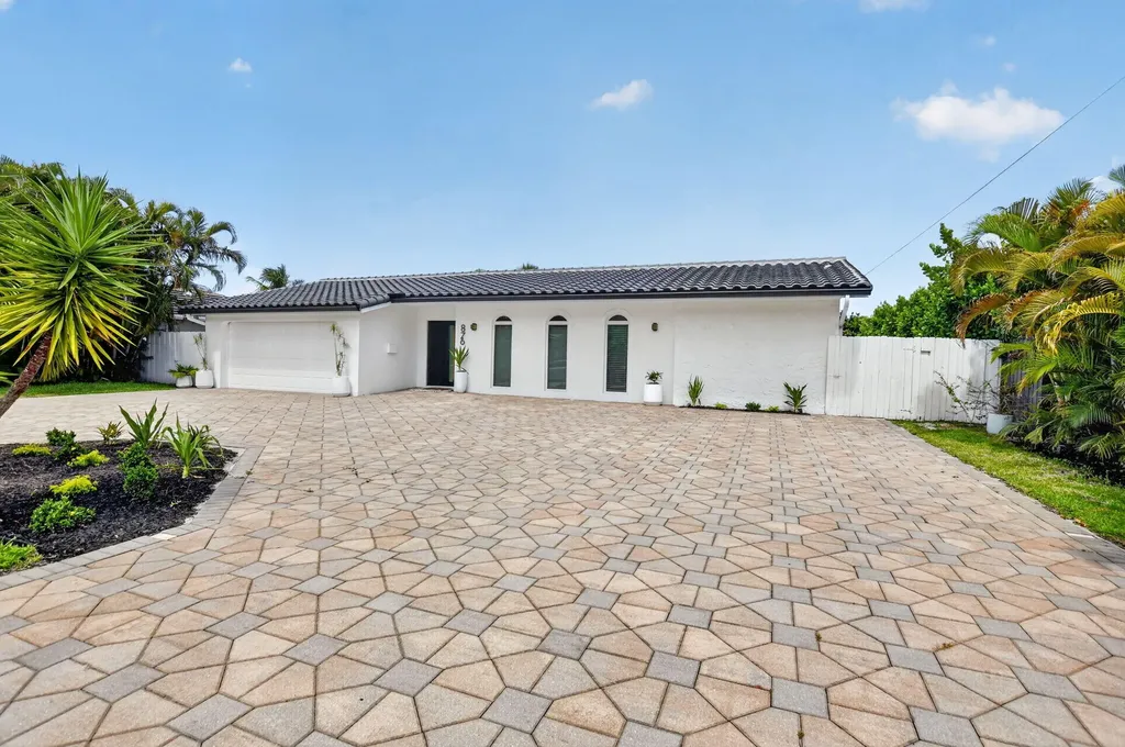 876 NW 6th Avenue Boca Raton FL 33432