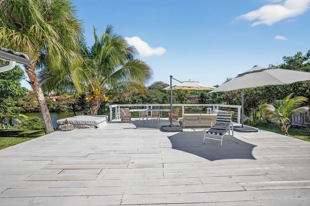 876 NW 6th Avenue Boca Raton FL 33432