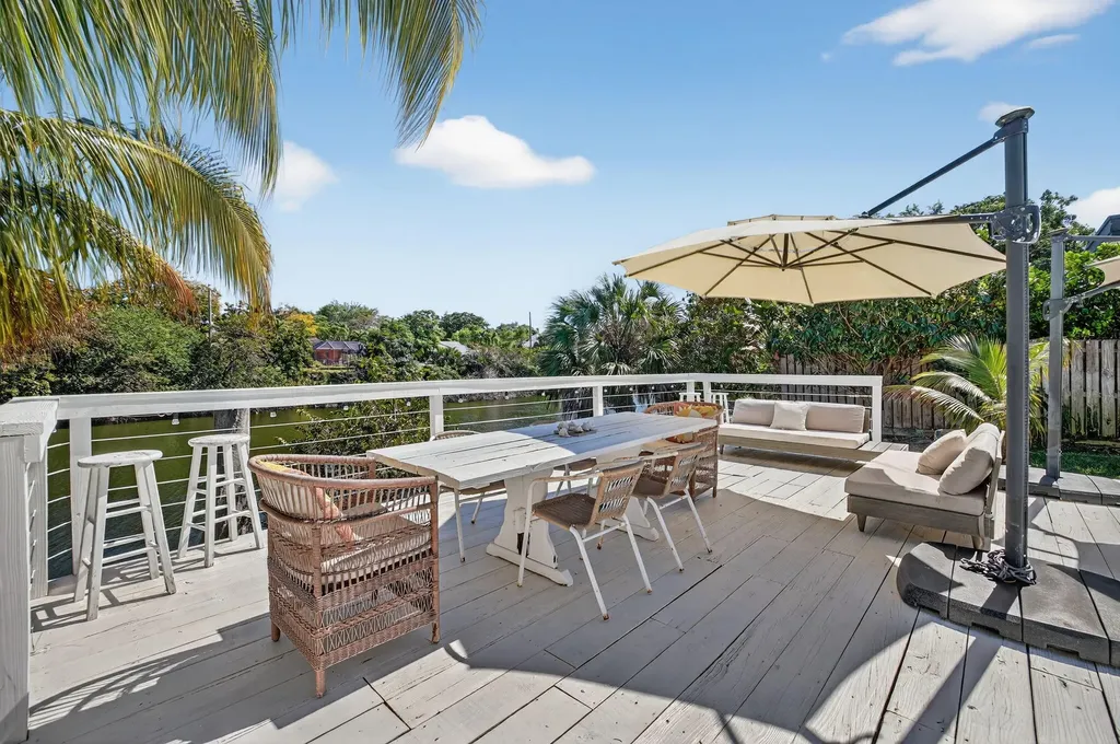 876 NW 6th Avenue Boca Raton FL 33432
