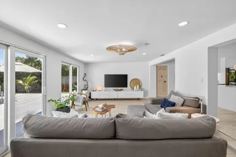 876 NW 6th Avenue Boca Raton FL 33432