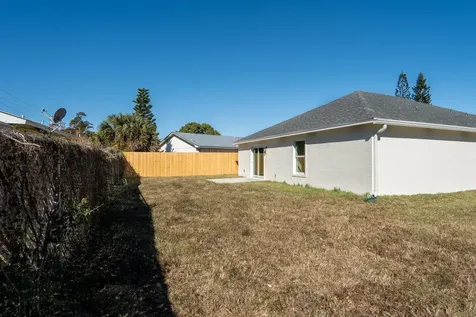 5232 SE 55th Terrace Stuart FL 34997