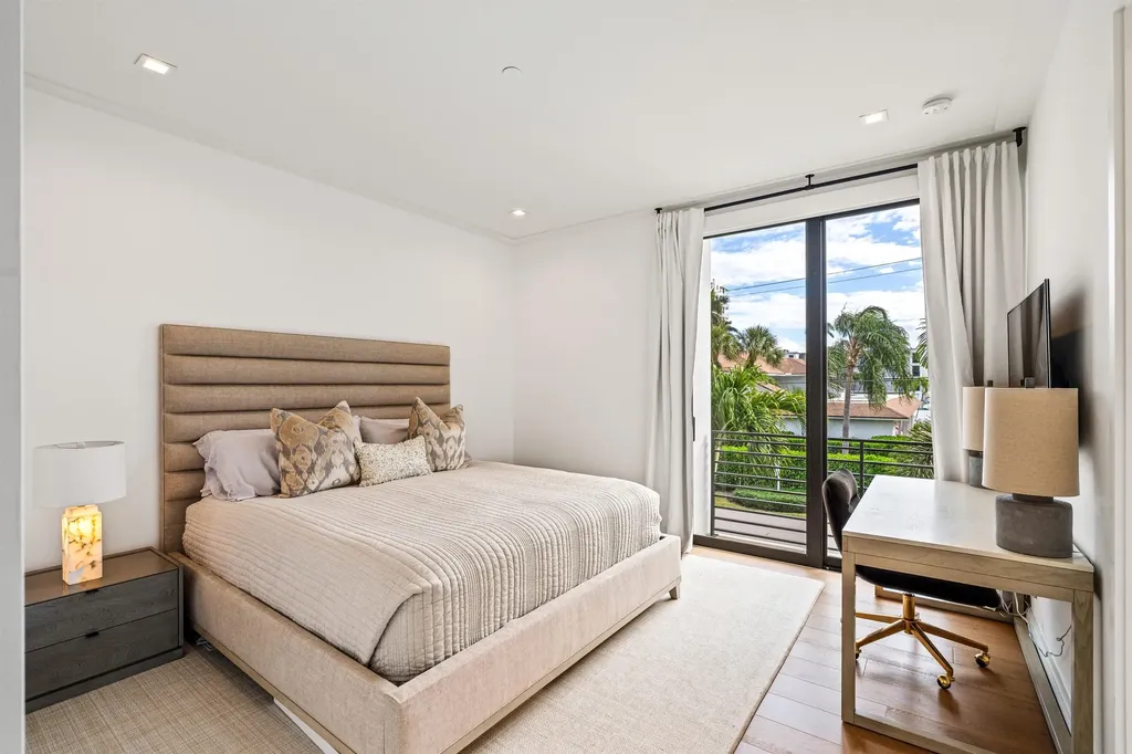 152 Andrews Avenue Delray Beach FL 33483
