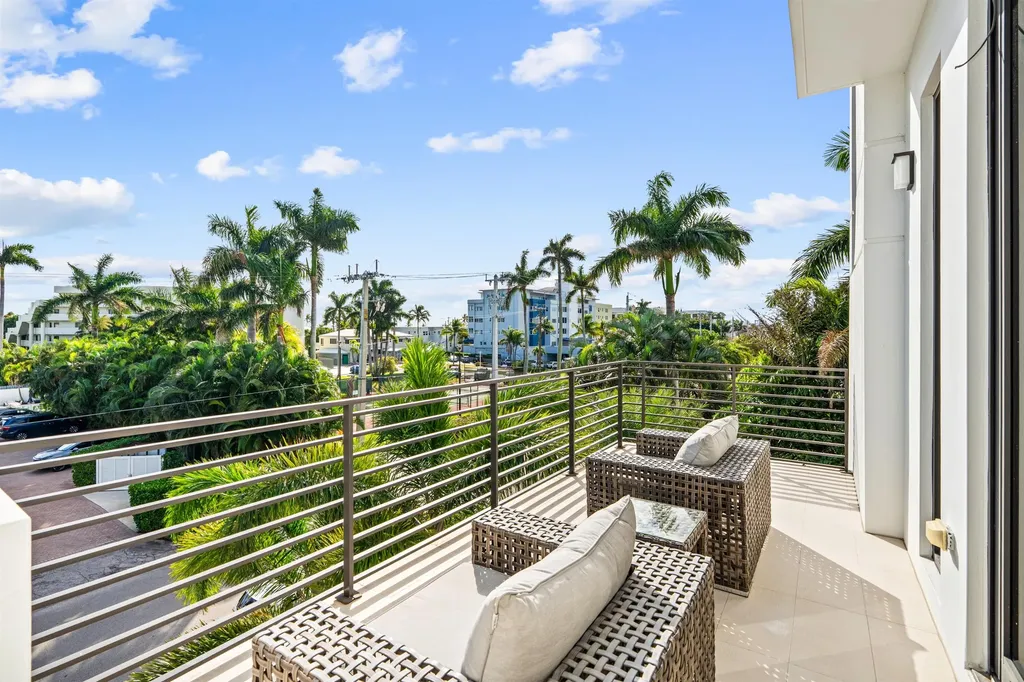 152 Andrews Avenue Delray Beach FL 33483