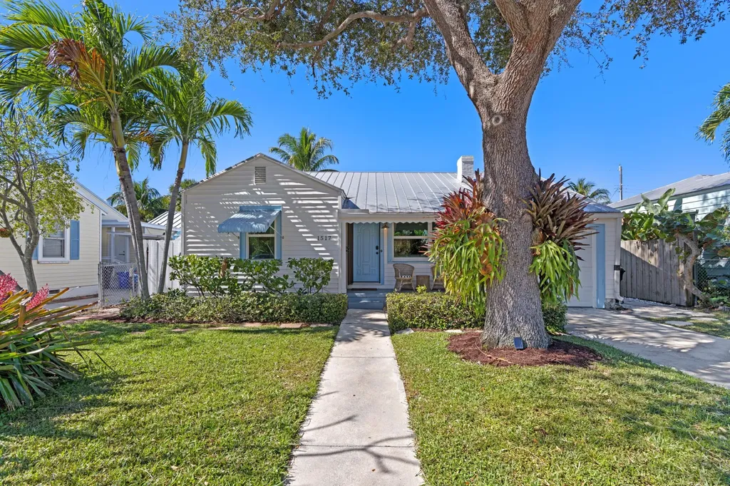 1517 N Palmway Lake Worth Beach FL 33460