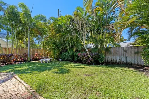 1517 N Palmway Lake Worth Beach FL 33460