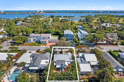 1517 N Palmway Lake Worth Beach FL 33460
