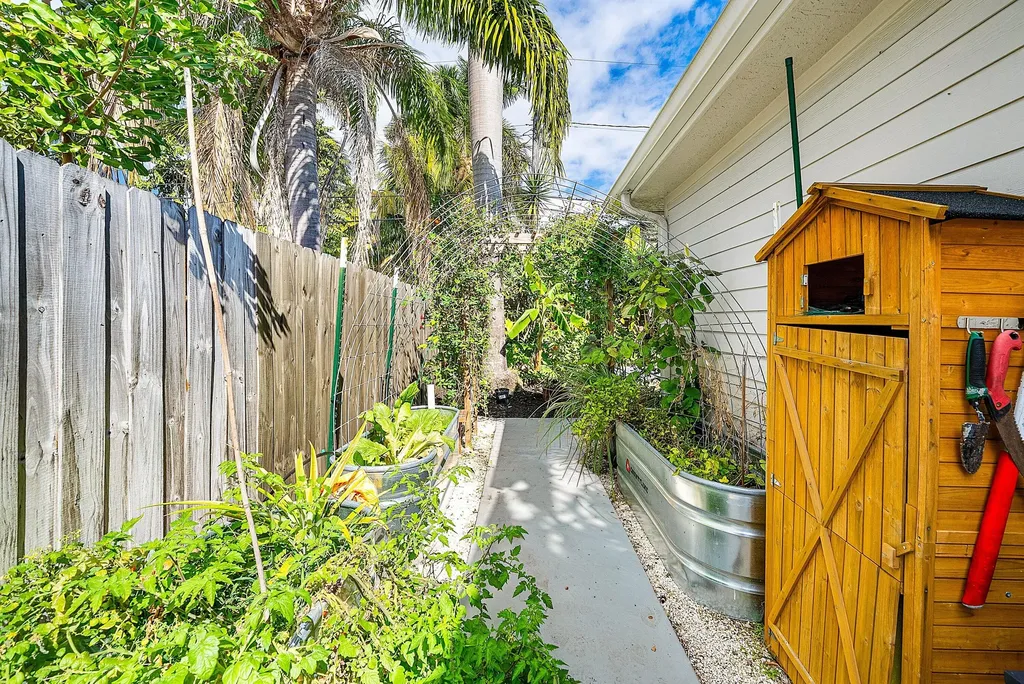 435 NE 35th Street Boca Raton FL 33431