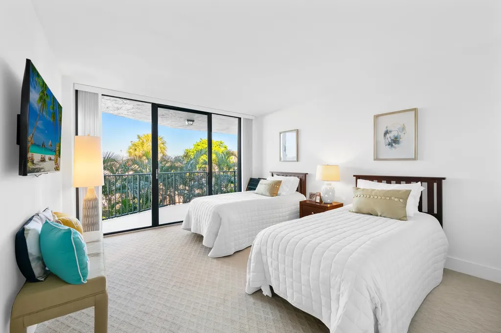 859 Jeffery Street Boca Raton FL 33487