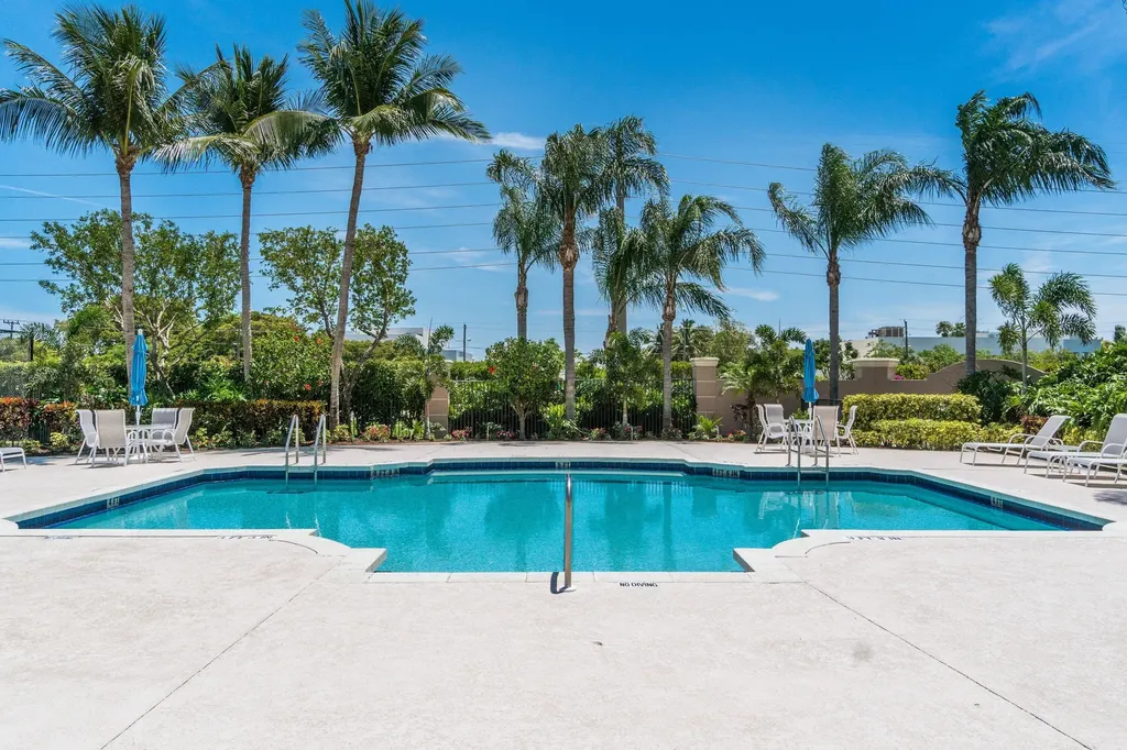 5827 Via De La Plata Circle Delray Beach FL 33484
