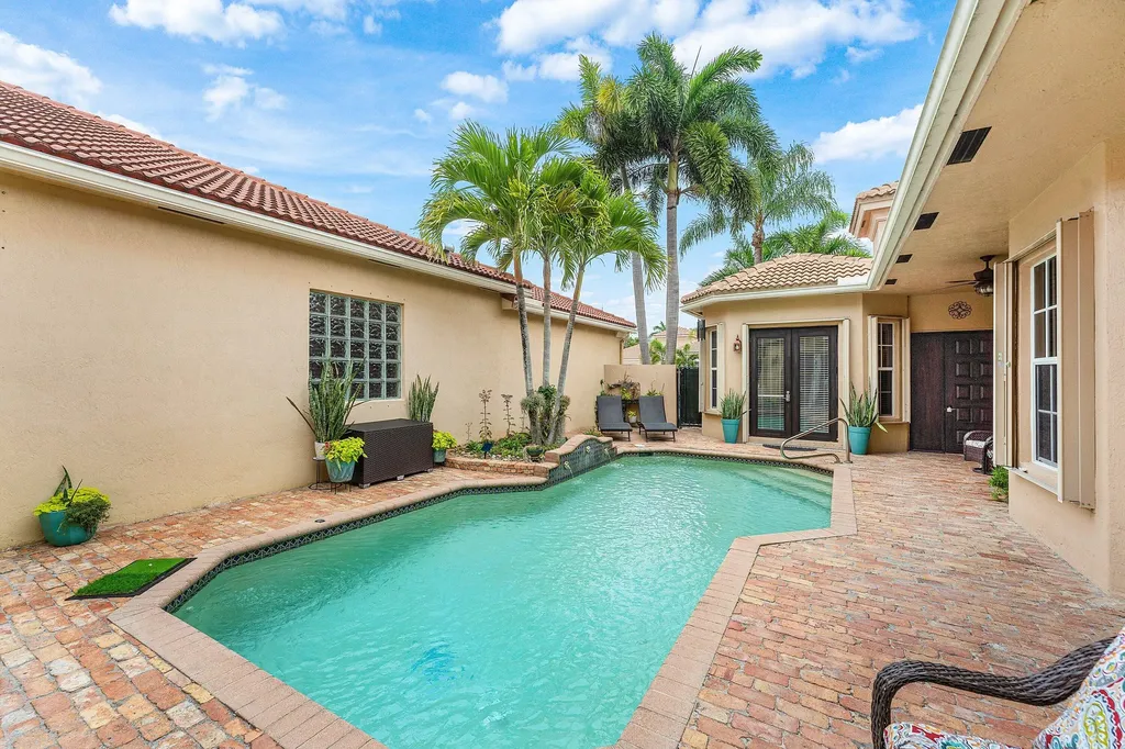 5827 Via De La Plata Circle Delray Beach FL 33484