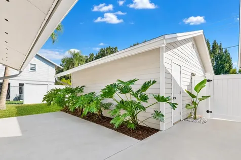 8074 SE River Lane Stuart FL 34997