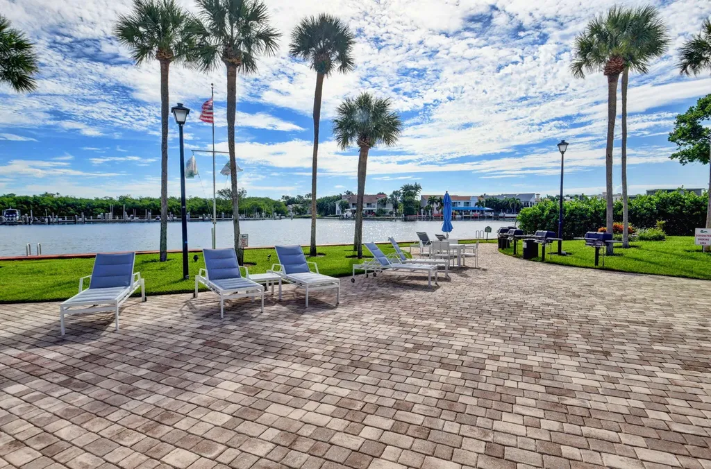 859 Jeffery Street Boca Raton FL 33487
