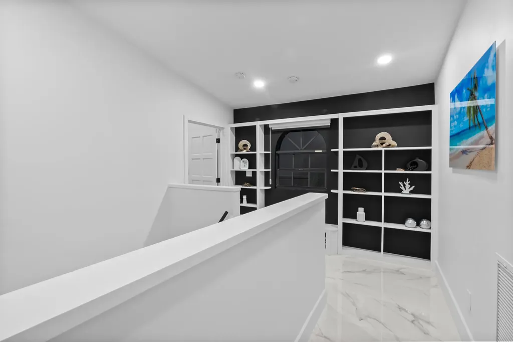 516 Royal Plaza Drive Fort Lauderdale FL 33301