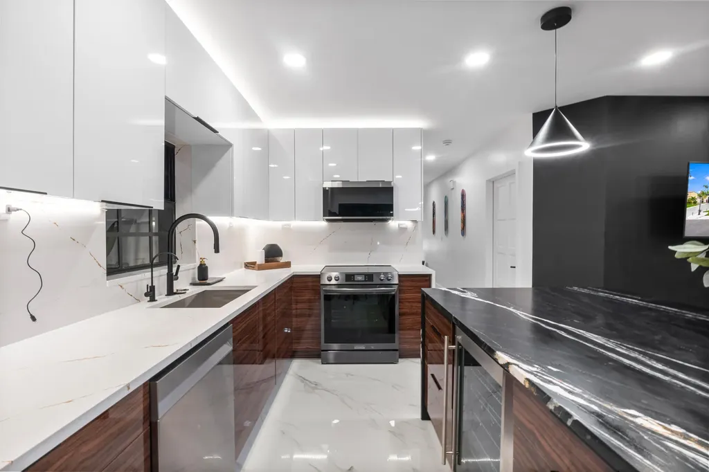 516 Royal Plaza Drive Fort Lauderdale FL 33301