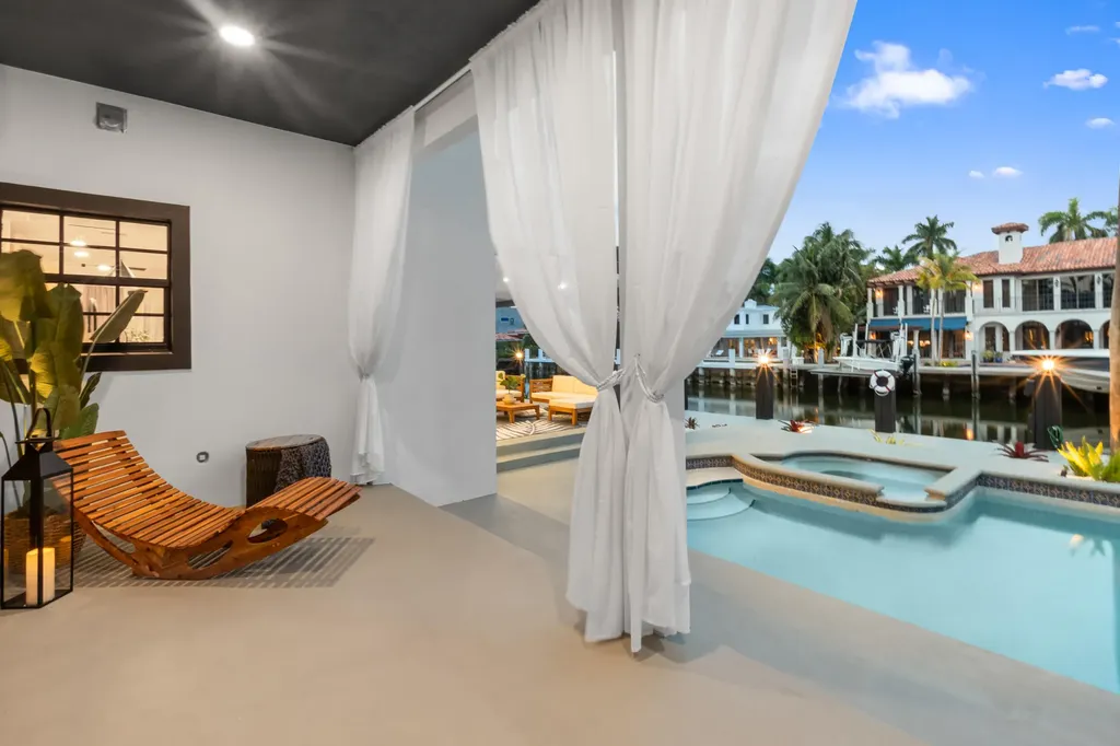 516 Royal Plaza Drive Fort Lauderdale FL 33301