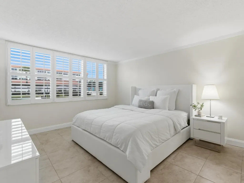 911 Gardenia Drive E Delray Beach FL 33483
