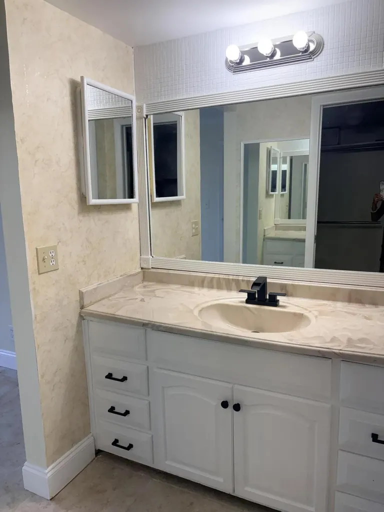 911 Gardenia Drive E Delray Beach FL 33483