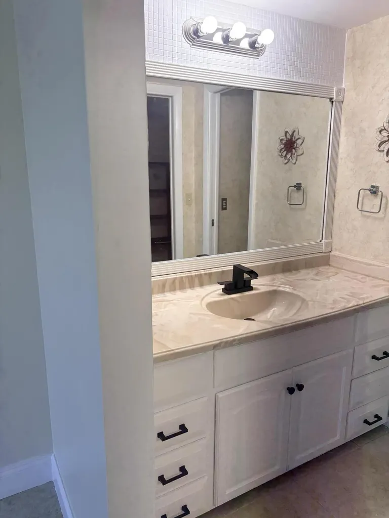 911 Gardenia Drive E Delray Beach FL 33483