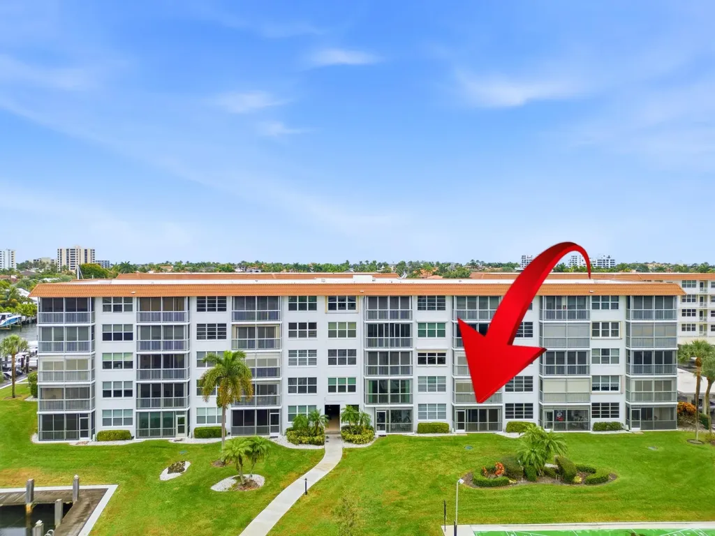 911 Gardenia Drive E Delray Beach FL 33483