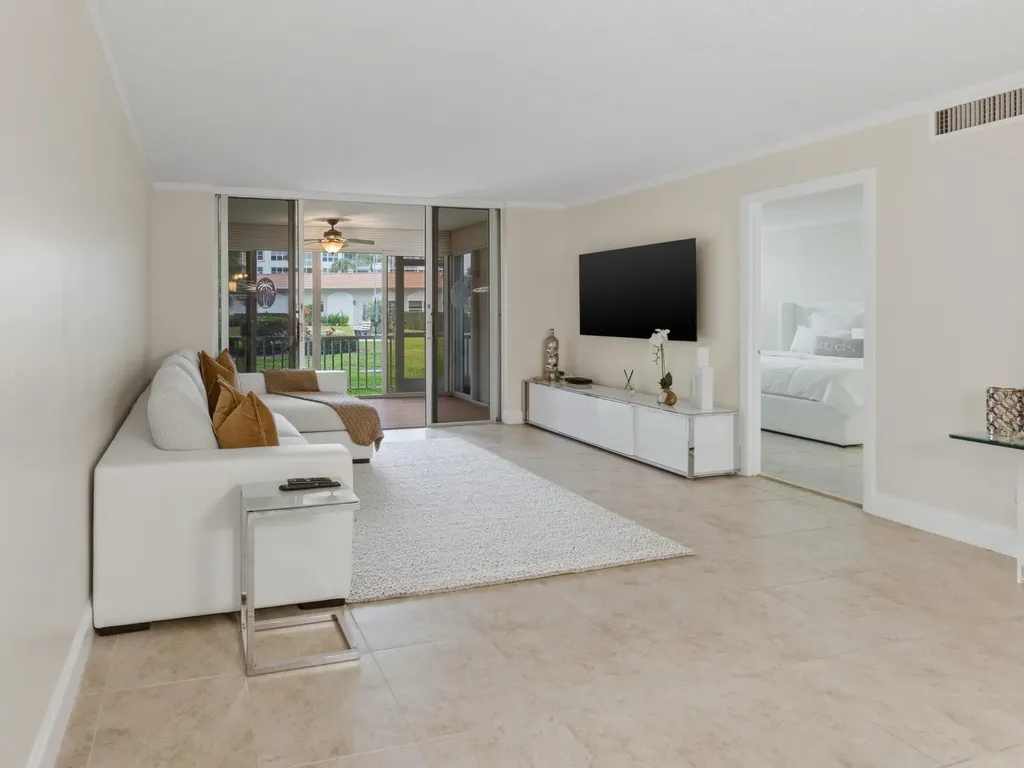 911 Gardenia Drive E Delray Beach FL 33483