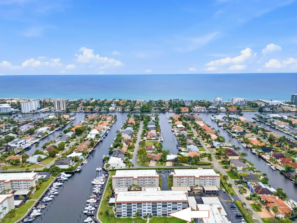 911 Gardenia Drive E Delray Beach FL 33483