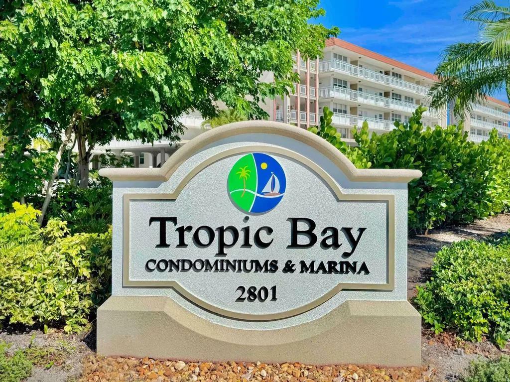 911 Gardenia Drive E Delray Beach FL 33483