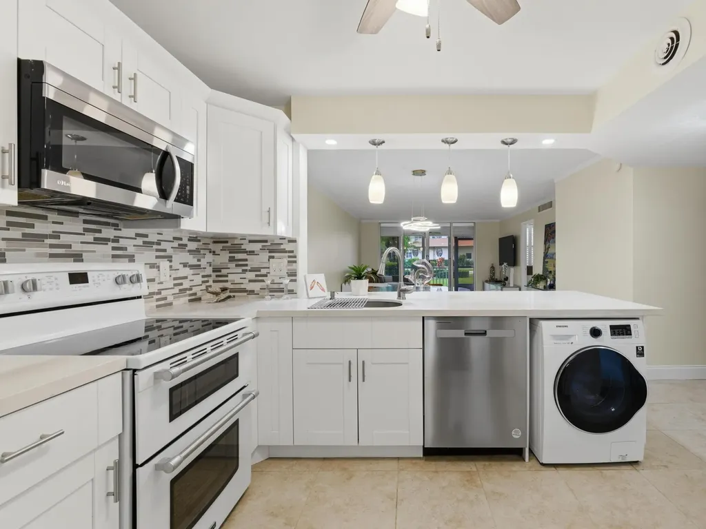 911 Gardenia Drive E Delray Beach FL 33483