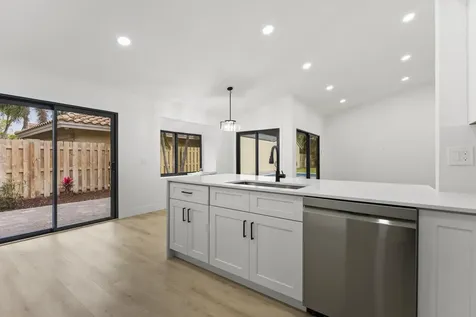 4165 NW 1st Court Delray Beach FL 33445