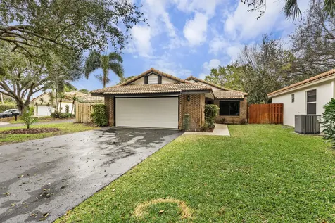 4165 NW 1st Court Delray Beach FL 33445