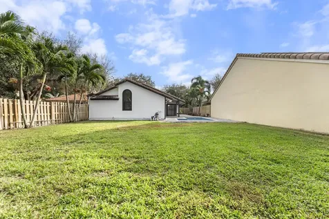 4165 NW 1st Court Delray Beach FL 33445