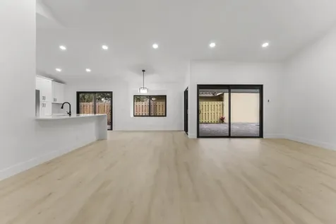 4165 NW 1st Court Delray Beach FL 33445