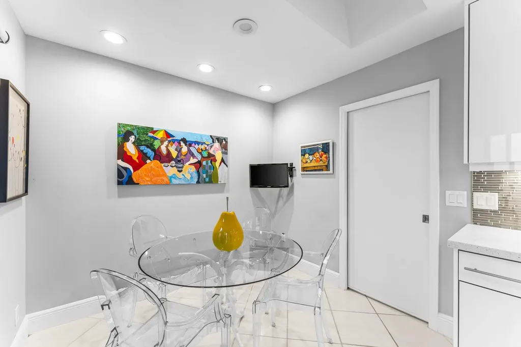 37 Clubhouse Lane Boynton Beach FL 33436