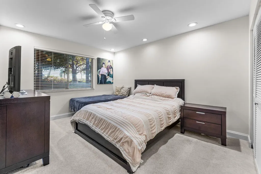 37 Clubhouse Lane Boynton Beach FL 33436