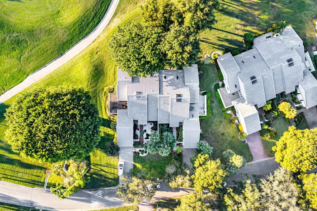 37 Clubhouse Lane Boynton Beach FL 33436