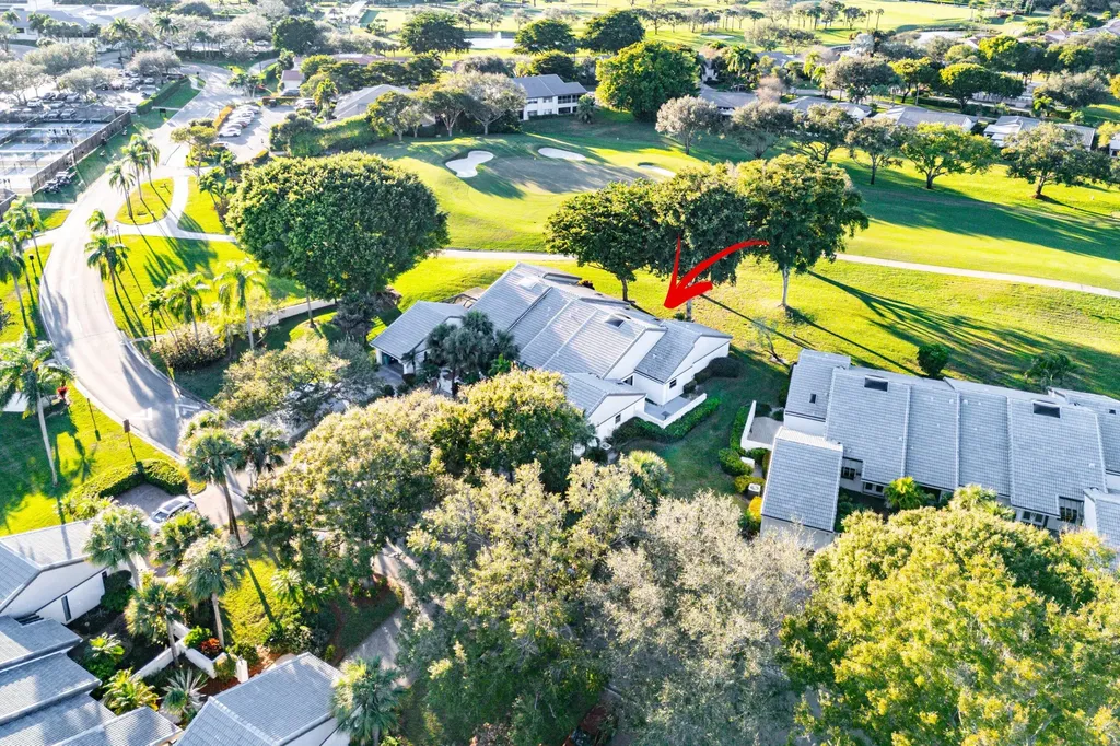 37 Clubhouse Lane Boynton Beach FL 33436