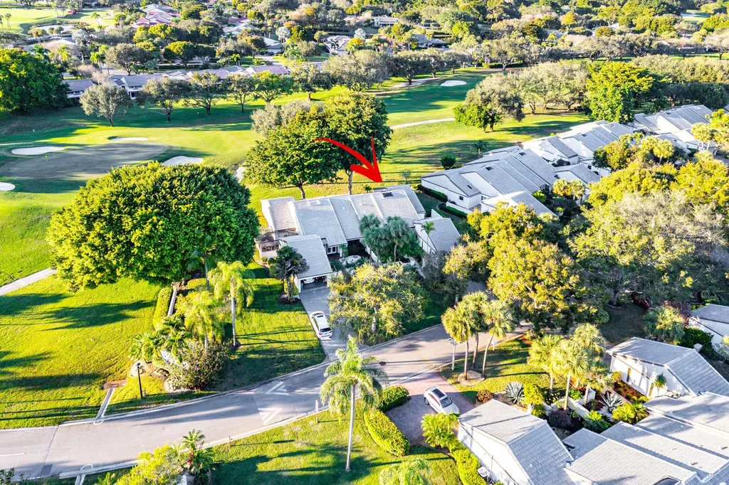 37 Clubhouse Lane Boynton Beach FL 33436