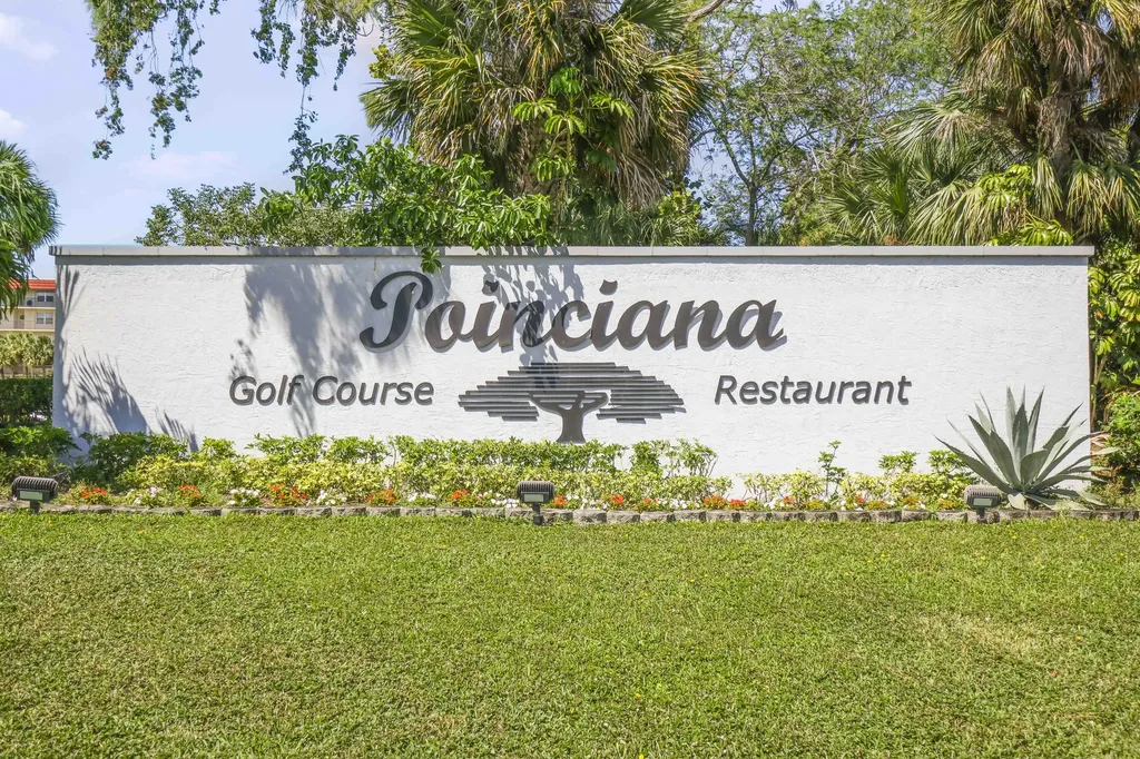 3871 Via Poinciana Lake Worth FL 33467