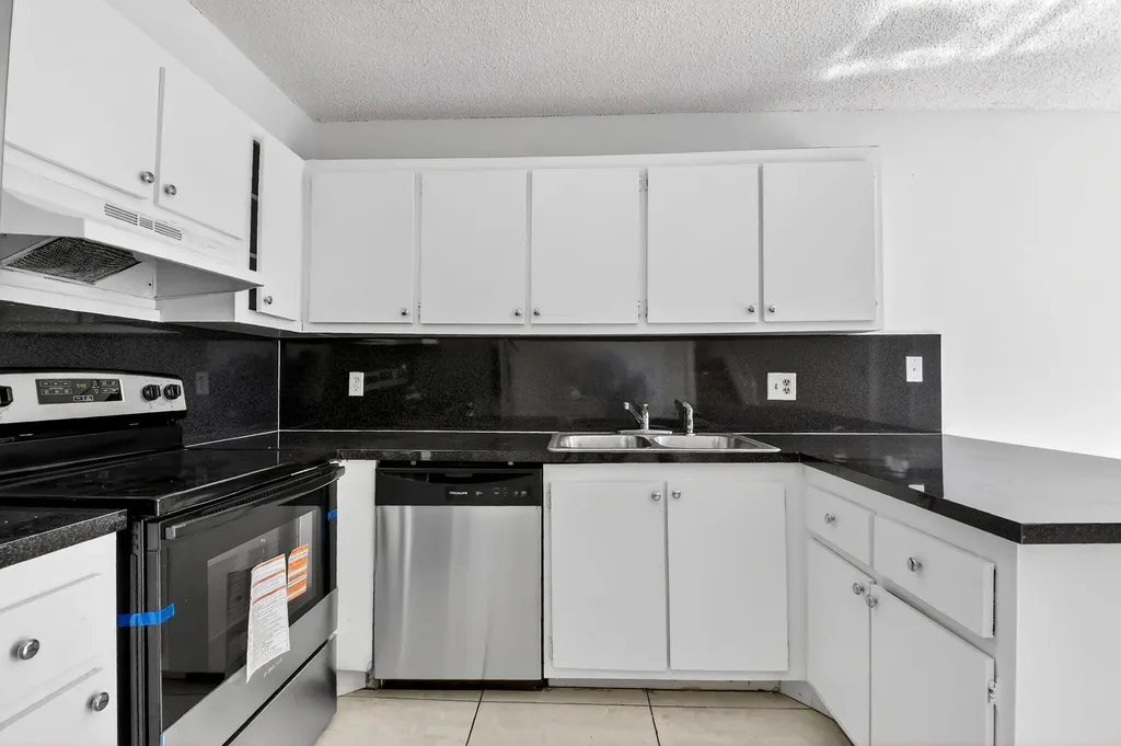 136 Woodland Road Palm Springs FL 33461