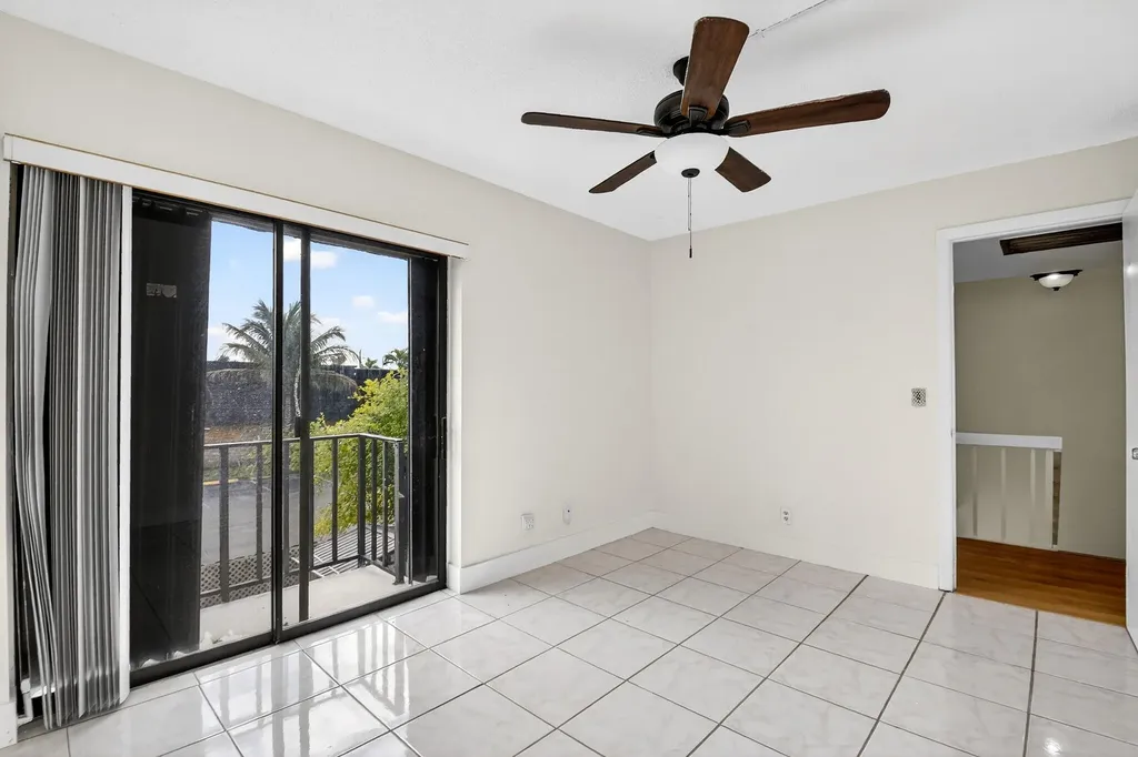 136 Woodland Road Palm Springs FL 33461
