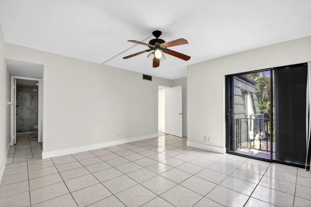 136 Woodland Road Palm Springs FL 33461