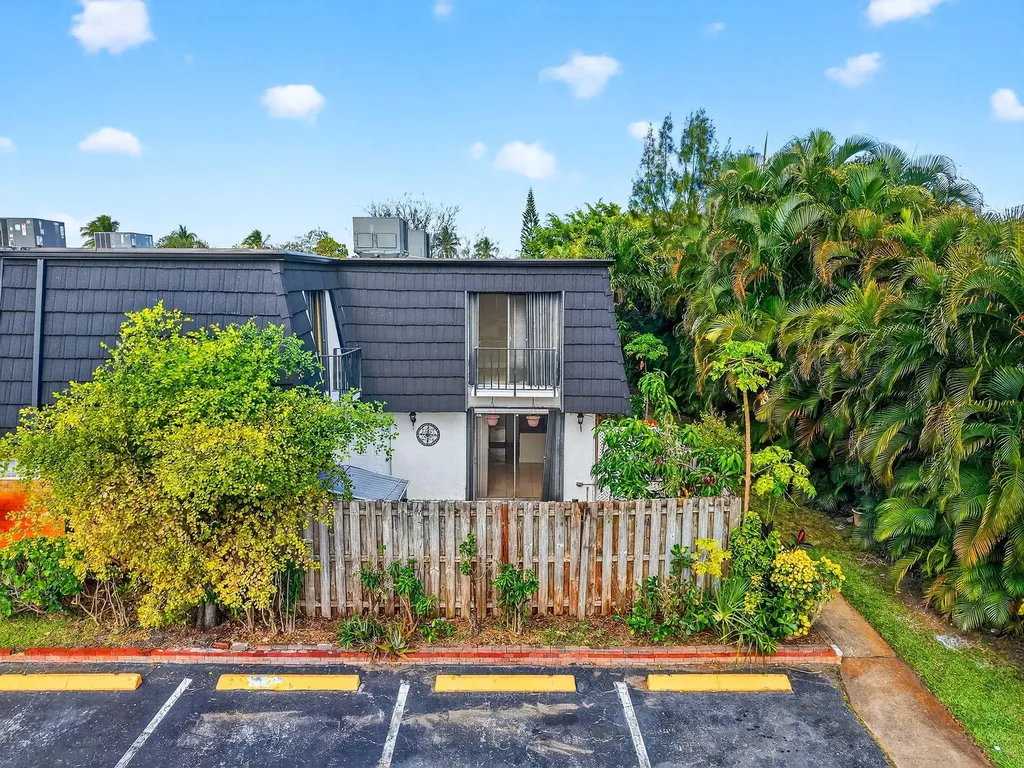 136 Woodland Road Palm Springs FL 33461