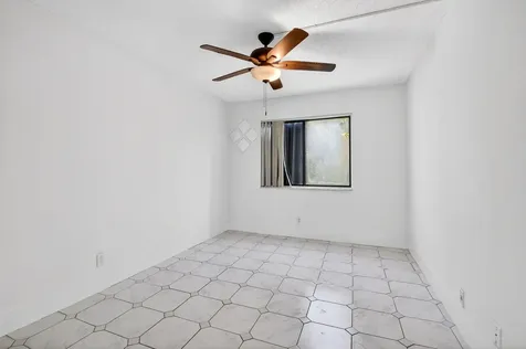 136 Woodland Road Palm Springs FL 33461