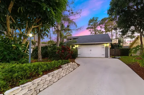 1045 Raintree Lane Wellington FL 33414