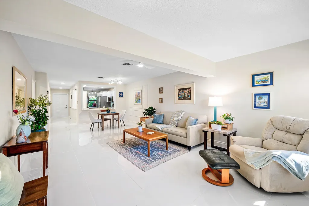 2016 SW 29th Court Delray Beach FL 33445